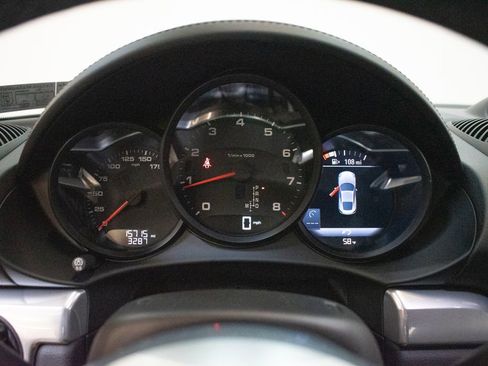 Certified 2025 Porsche 718 Cayman RWD image 22