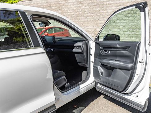 Used 2024 Honda CR-V EX image 17