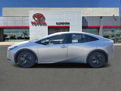 New 2026 Toyota Prius LE FWD image 6