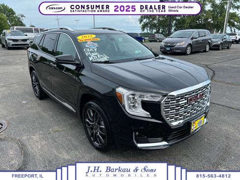 Used 2022 GMC Terrain Denali w/ Black Diamond Edition AWD/4WD image 1