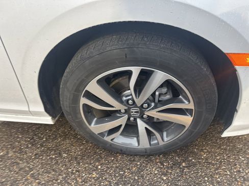 Used 2023 Honda Odyssey Touring image 4