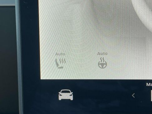 Used 2021 Tesla Model Y Long Range AWD/4WD image 29