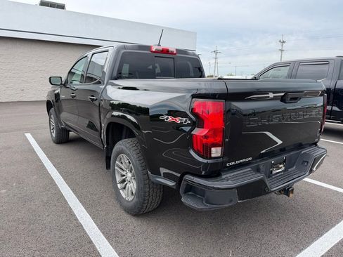 Used 2023 Chevrolet Colorado LT w/ LT Convenience Package II AWD/4WD image 7