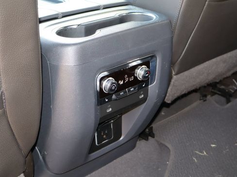 Used 2022 GMC Yukon XL Denali AWD/4WD image 21