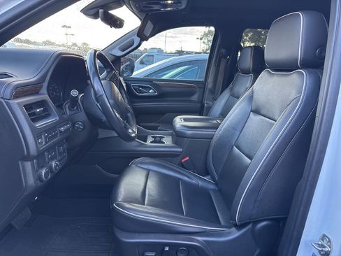 Used 2021 Chevrolet Tahoe Premier w/ Premium Package image 4