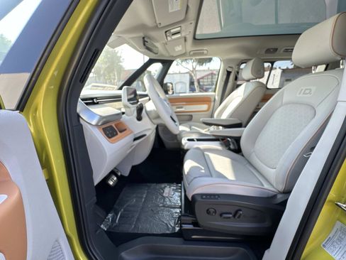 New 2025 Volkswagen ID. Buzz 1st Edition image 17