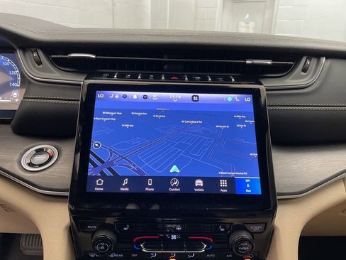 New 2025 Jeep Grand Cherokee L Limited image 14