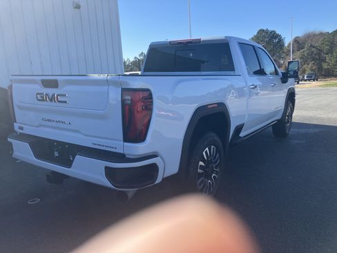 New 2026 GMC Sierra 2500 Denali Ultimate image 8