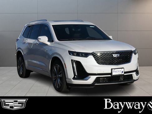 New 2024 Cadillac XT6 Premium Luxury w/ Technology Package image 3