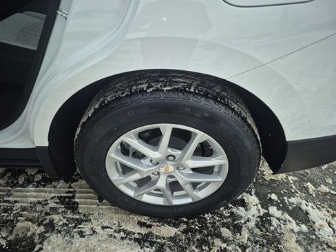 Used 2024 Chevrolet Equinox LS w/ Driver Confidence II Package image 94