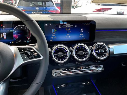 New 2026 Mercedes-Benz GLB 250 image 9