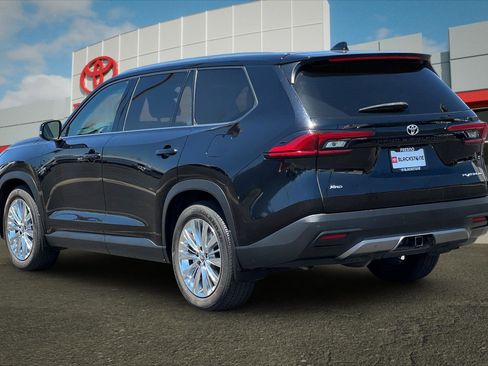 Certified 2024 Toyota Grand Highlander AWD image 5