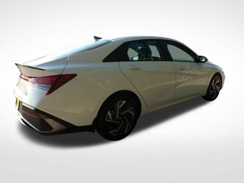 Certified 2025 Hyundai Elantra Sport FWD image 7