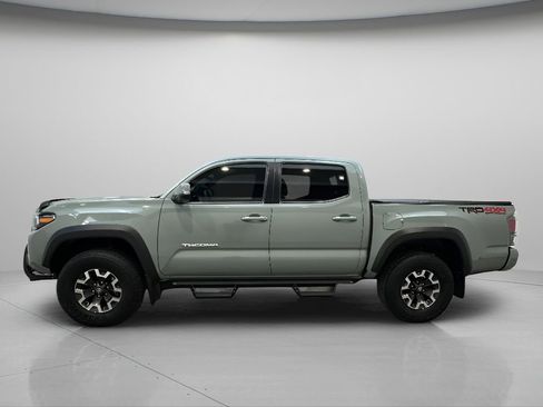 Used 2023 Toyota Tacoma TRD Off-Road w/ TRD Premium Off Road Package image 2