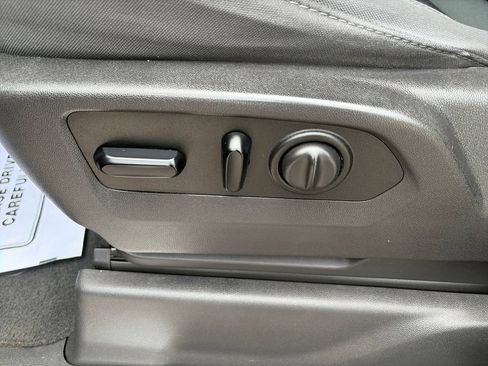 Used 2019 Chevrolet Silverado 1500 RST AWD/4WD image 17