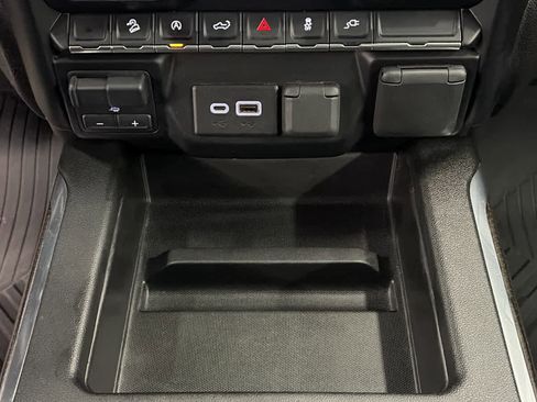 Used 2021 Chevrolet Silverado 1500 RST image 15