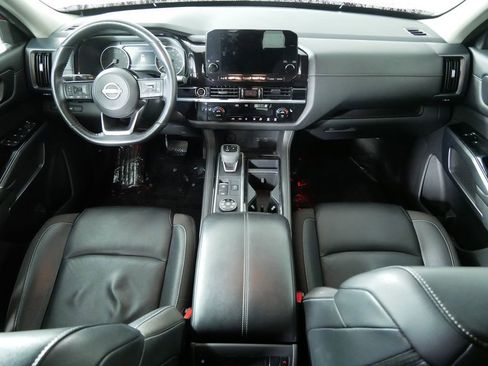 Used 2023 Nissan Pathfinder SL image 19