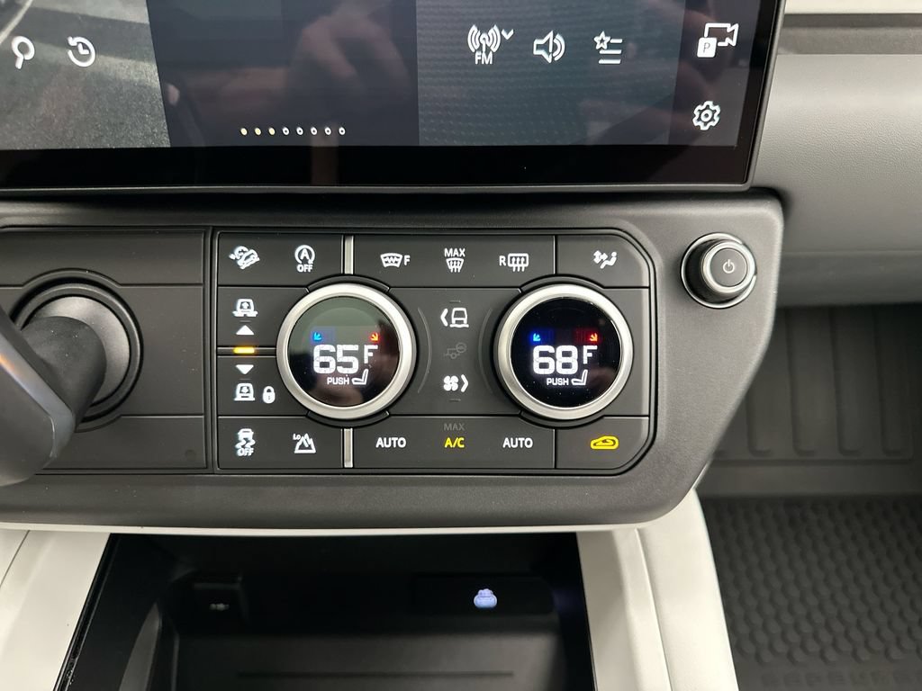 New 2026 Land Rover Defender 110 S AWD/4WD image 13