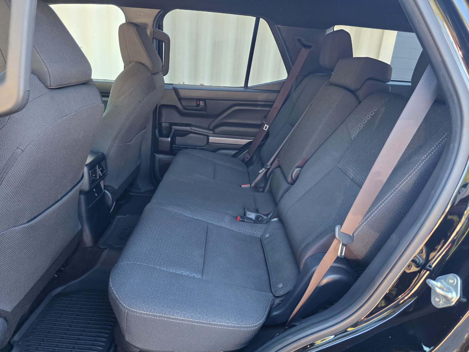 Used 2025 Toyota 4Runner SR5 AWD/4WD image 12