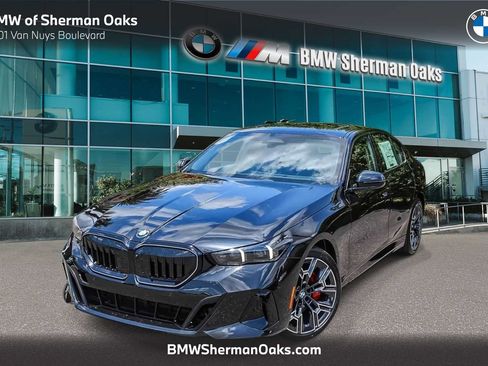 New 2027 BMW 530i RWD image 1