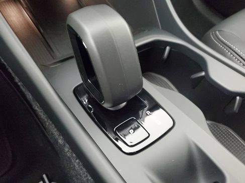 Certified 2026 Volvo XC40 B5 Core w/ Climate Package AWD/4WD image 34