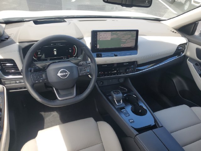 Used 2025 Nissan Rogue SL w/ SL Premium Package FWD image 11