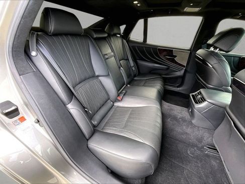 Used 2022 Lexus LS 500 w/ Interior Upgrade Package RWD image 29