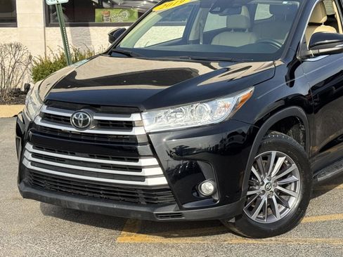 Used 2019 Toyota Highlander XLE image 5