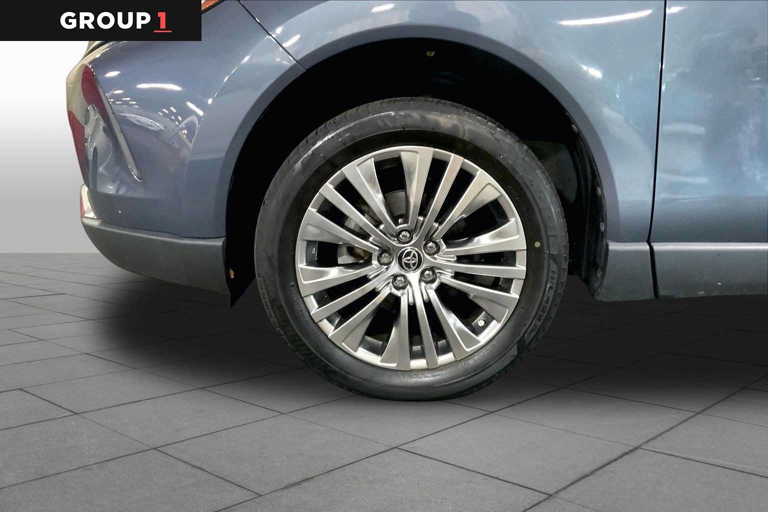 Certified 2023 Toyota Venza XLE AWD/4WD image 11