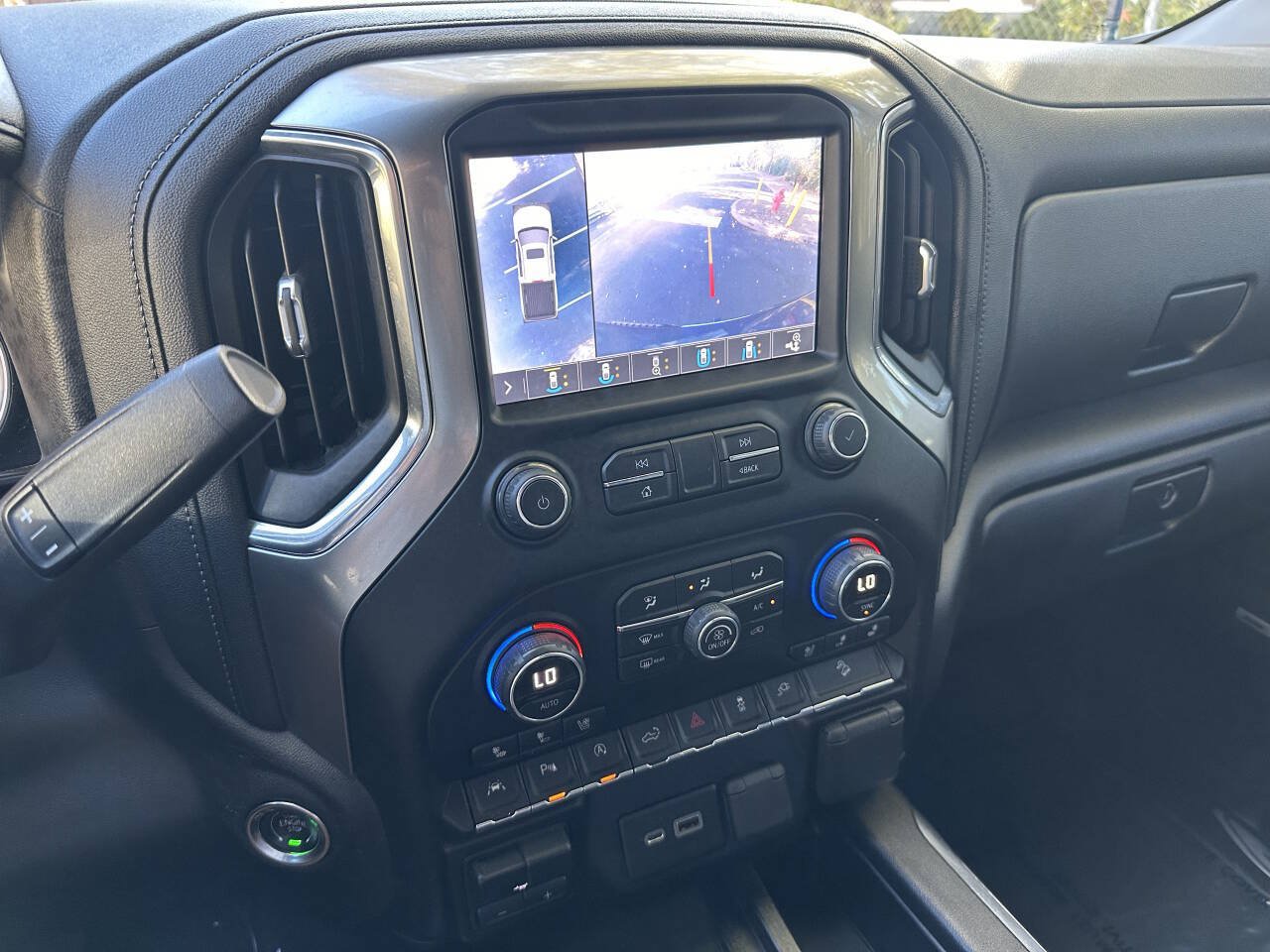Used 2019 Chevrolet Silverado 1500 LTZ w/ LTZ Premium Package AWD/4WD image 18