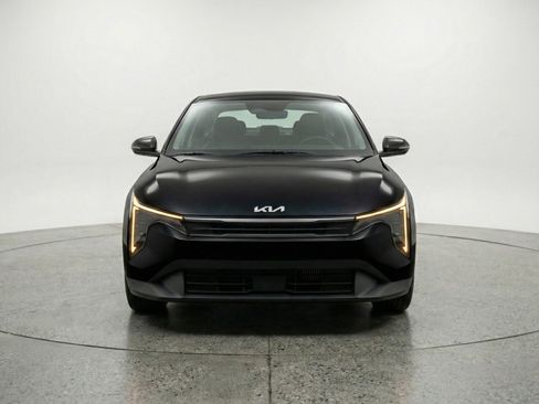 Used 2025 Kia K4 FWD image 2