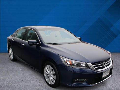 Used 2013 Honda Accord EX image 2