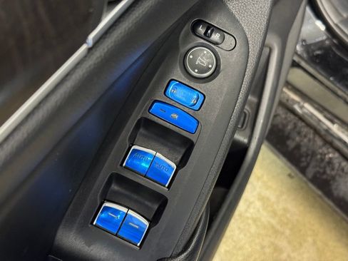 Used 2018 Honda Accord Touring image 10