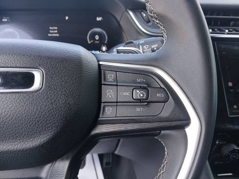 Used 2024 Jeep Grand Cherokee Laredo RWD image 19