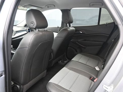 Used 2025 Chevrolet Trax LT w/ LT Convenience Package image 20