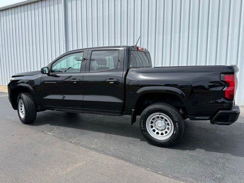 Used 2023 Chevrolet Colorado W/T RWD image 2