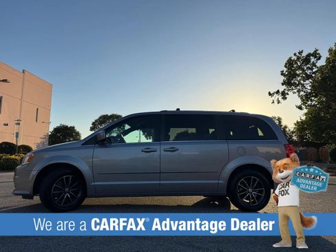 Used 2017 Dodge Grand Caravan SXT FWD image 8