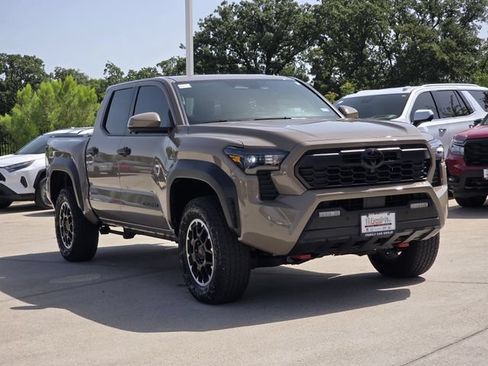 Used 2026 Toyota Tacoma TRD Off-Road w/ TRD Off Road Premium Package AWD/4WD image 2
