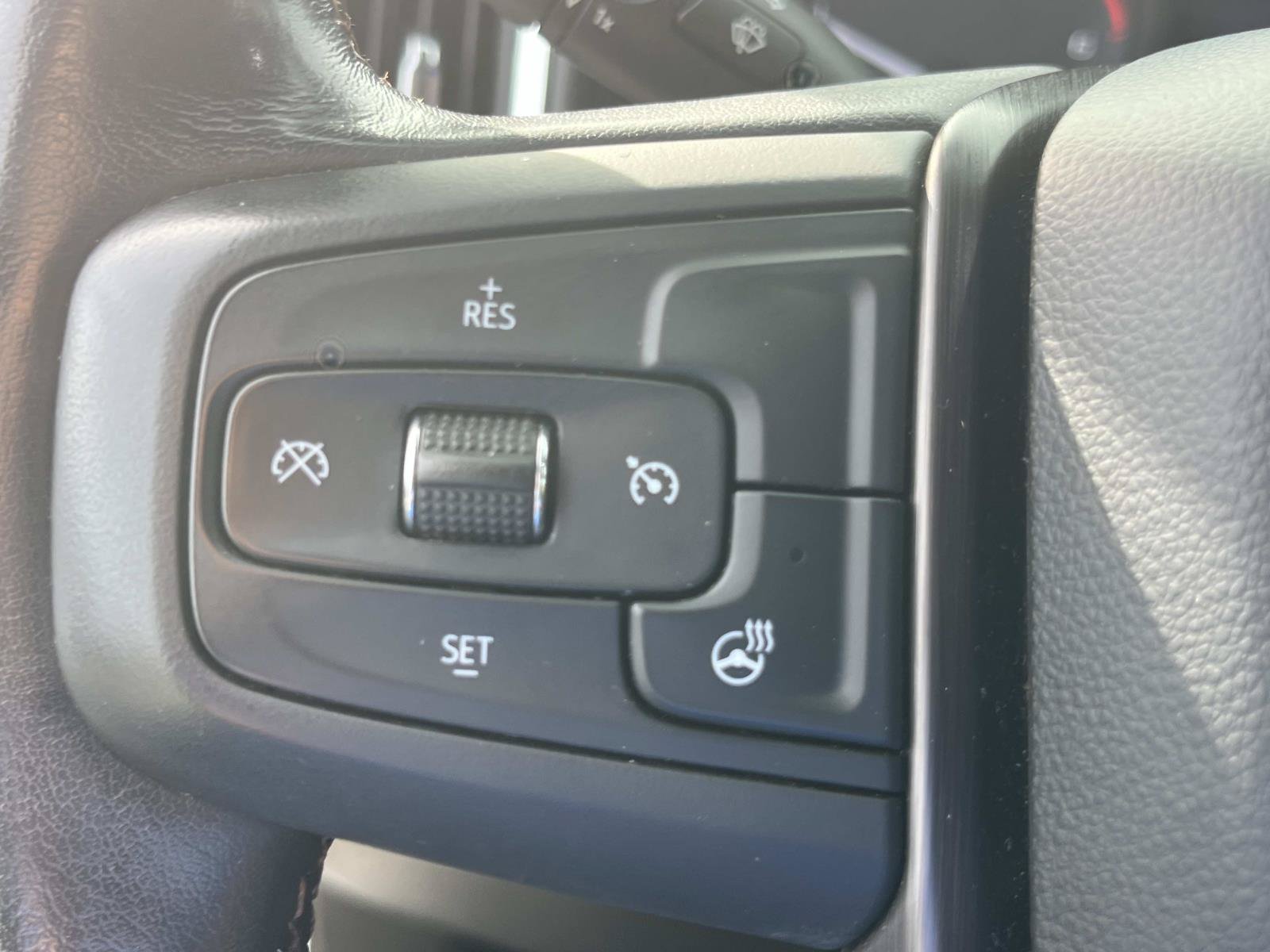 Used 2021 GMC Sierra 1500 AT4 w/ AT4 Premium Package AWD/4WD image 32