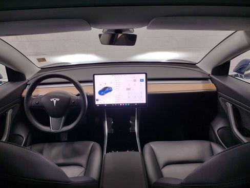 Used 2019 Tesla Model 3 image 29