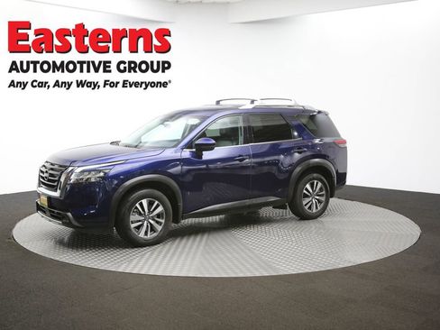 Used 2024 Nissan Pathfinder SL AWD/4WD image 57