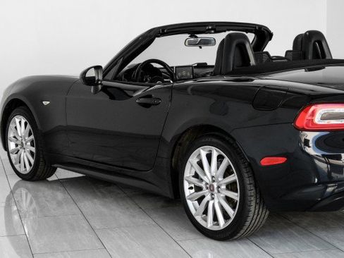 Used 2017 FIAT 124 Spider Classica RWD image 49