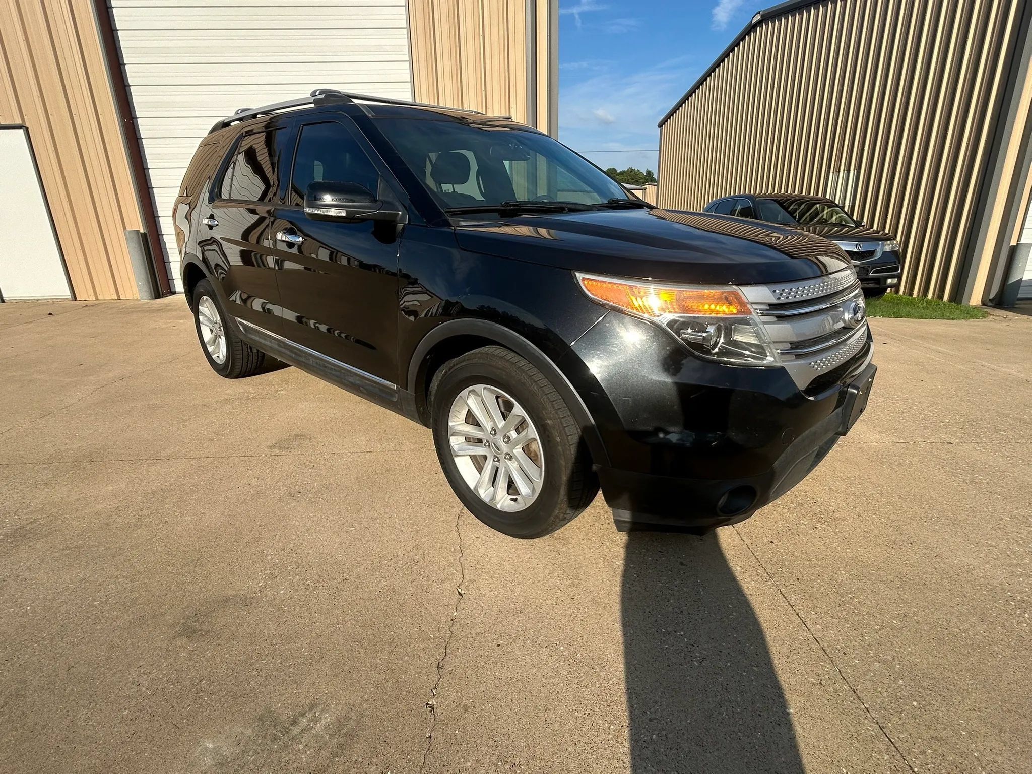 Used 2014 Ford Explorer XLT w/ Equipment Group 202A FWD image 6