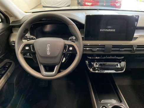 New 2024 Lincoln Corsair AWD w/ Equipment Group 101A image 12