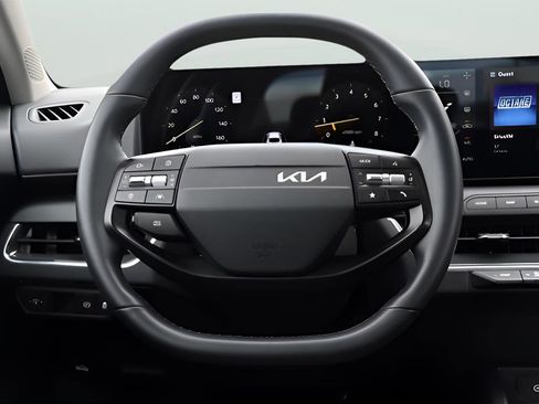 Certified 2025 Kia K4 EX image 12