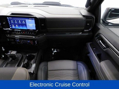 Used 2024 Chevrolet Silverado 1500 ZR2 w/ Technology Package image 37