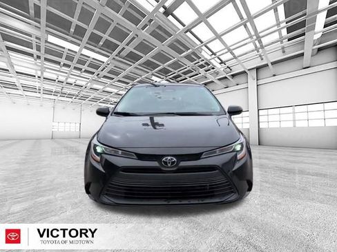 Used 2024 Toyota Corolla LE FWD image 8