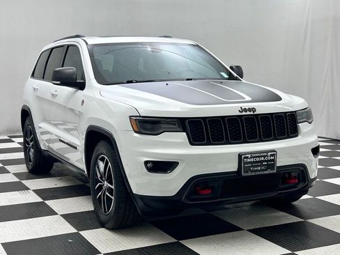 Certified 2018 Jeep Grand Cherokee Trailhawk w/ Trailhawk Luxury Group AWD/4WD image 2