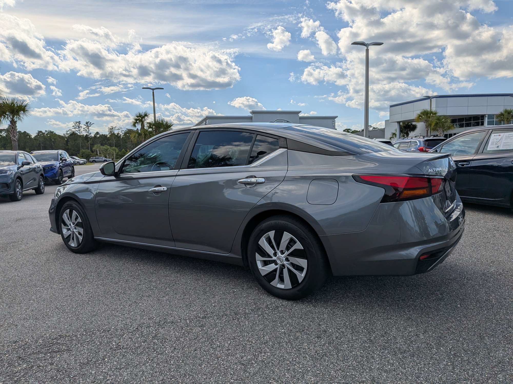 Used 2022 Nissan Altima 2.5 S FWD image 6