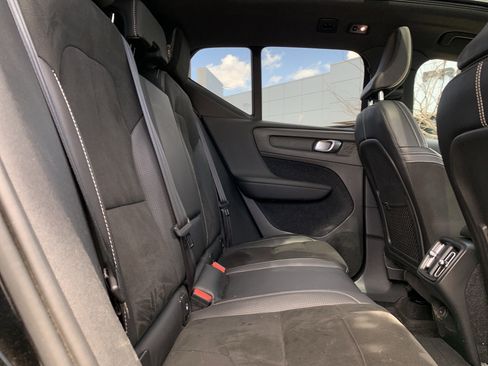 Used 2019 Volvo XC40 T5 R-Design AWD/4WD image 32